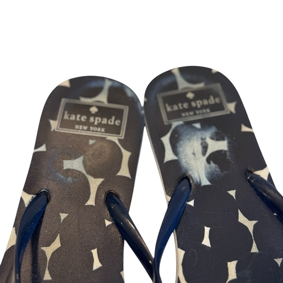 Kate Spade Women's Navy White Polka Dot Sandals Flip Flops Thongs Logo Size 7/8 - Picture 3 of 6